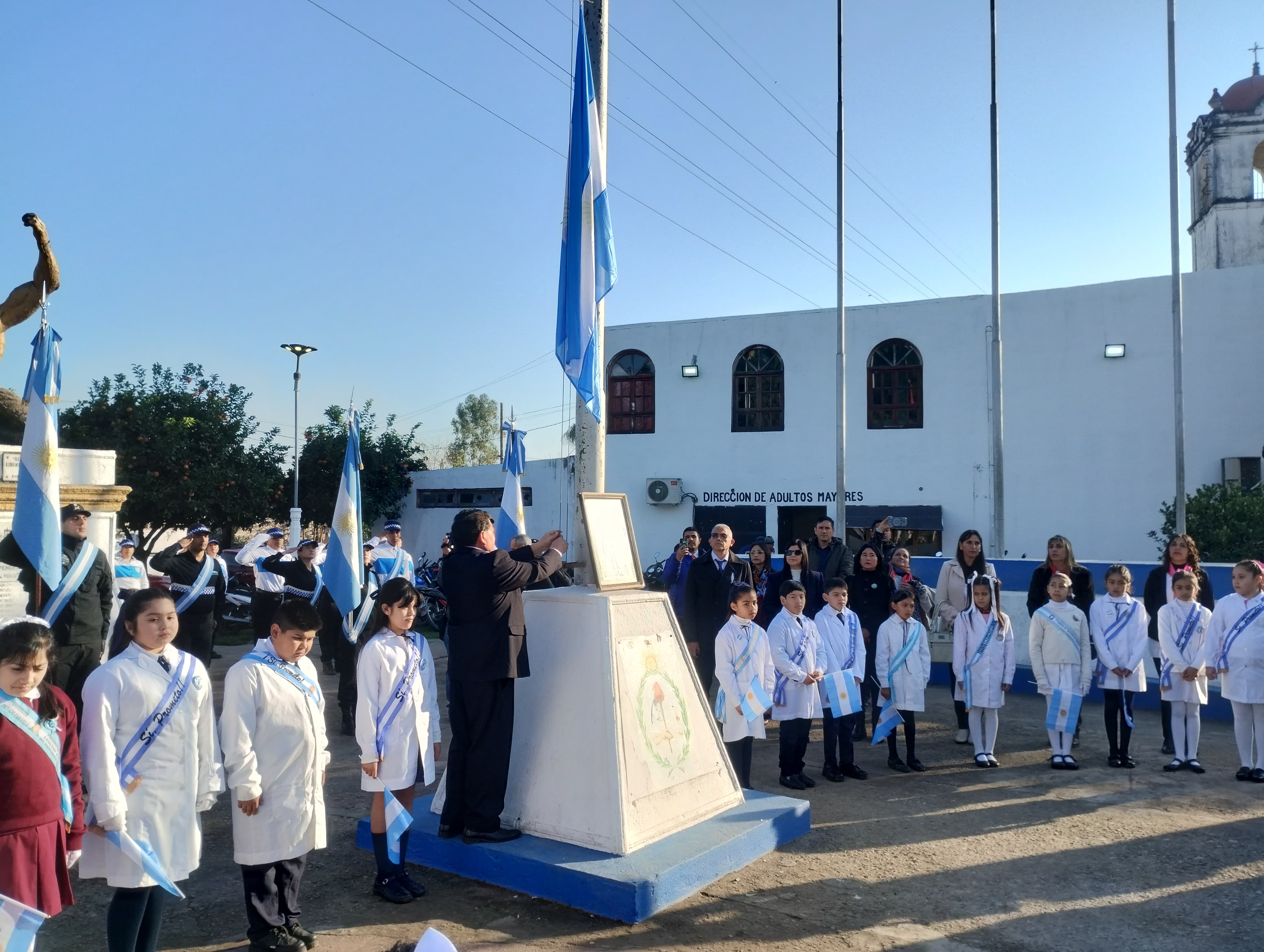 Acto de promesa de lealtad a la Bandera en el Parque Temático Histórico ...